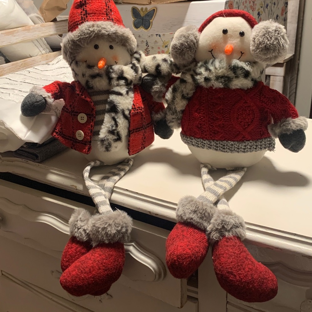 Set of 2 Festive Snowman Plush Decor Shelf Sitters..NWOT